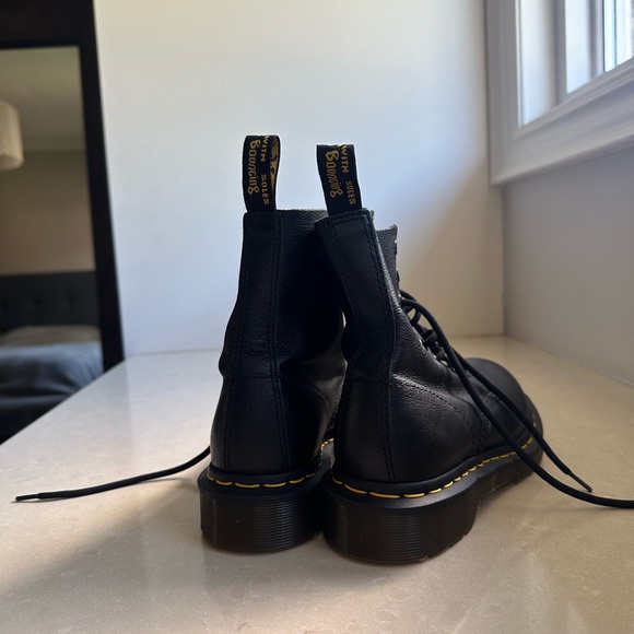 Doc Martens 1460 Women’s Pascal Virgina Leather Boots - Picture 3 of 6